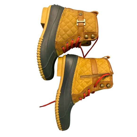 Tommy Hilfiger Womens Quilted Duck Boots With Red Laces Tan & Black Size 9M. Dur - Picture 9 of 10